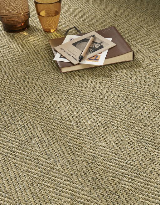 This carpet is 6.5mm thick, the compact pile of this carpet makes for a solid underfoot feel, giving support as you walk and is less likely to show footprints and other pile displacements.