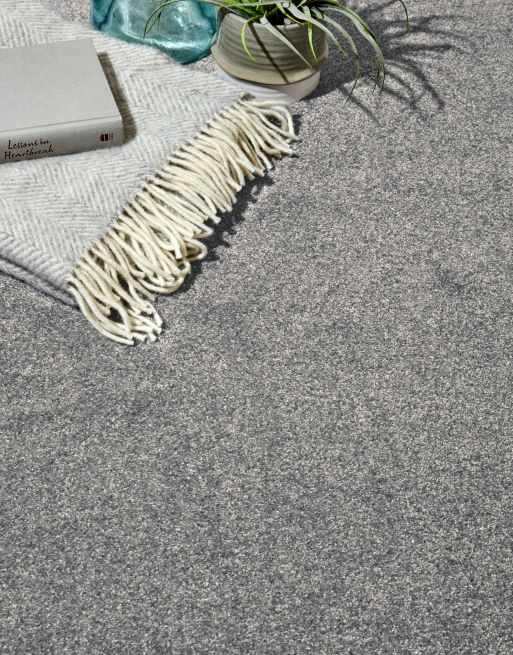 This carpet is 7mm thick, the compact pile of this carpet makes for a solid underfoot feel, giving support as you walk and is less likely to show footprints and other pile displacements.