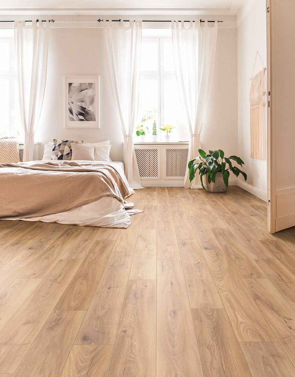 Duke - Natural Oak Laminate Flooring 1