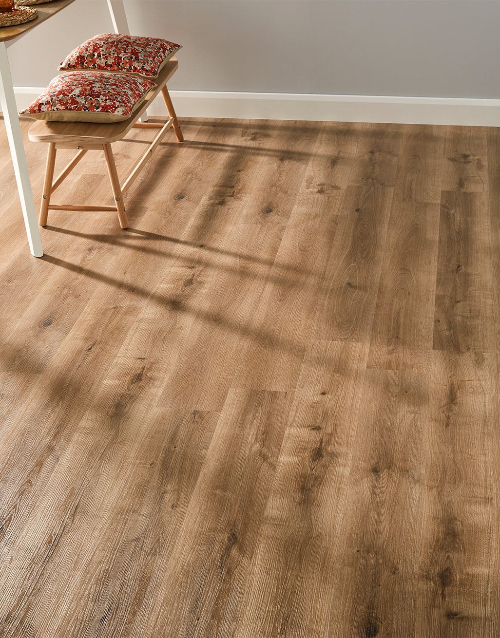 EvoCore Essentials - Light Toffee Oak 1