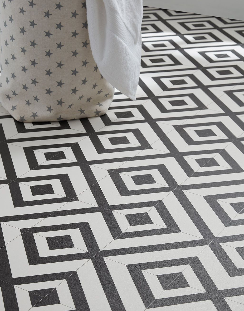 Monochrome - Diamond Black [4.00m x 2m] 1