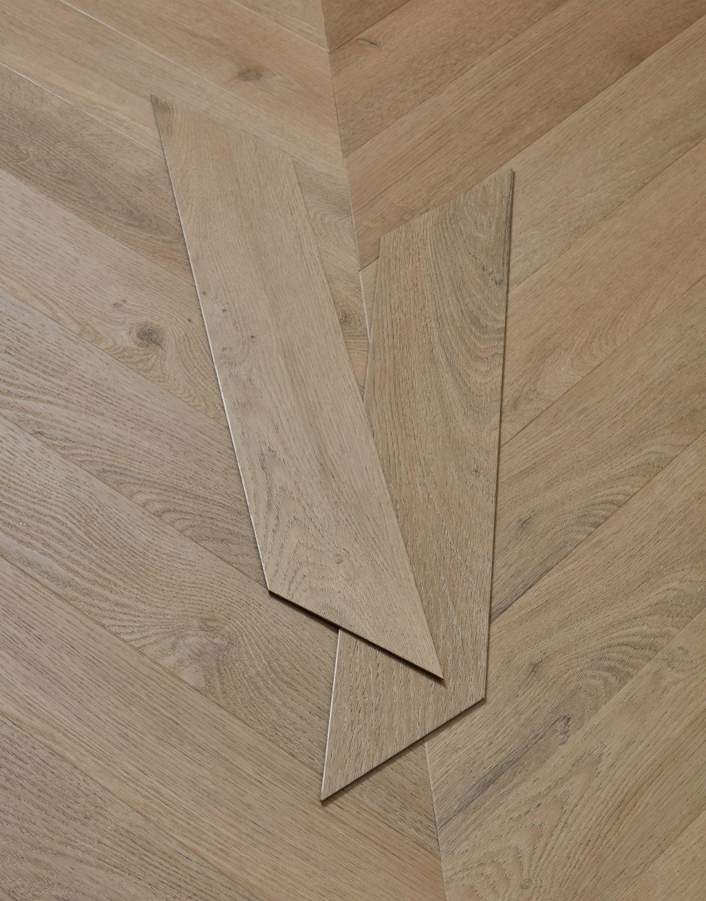 Signature Chevron - Oyster Oak 3