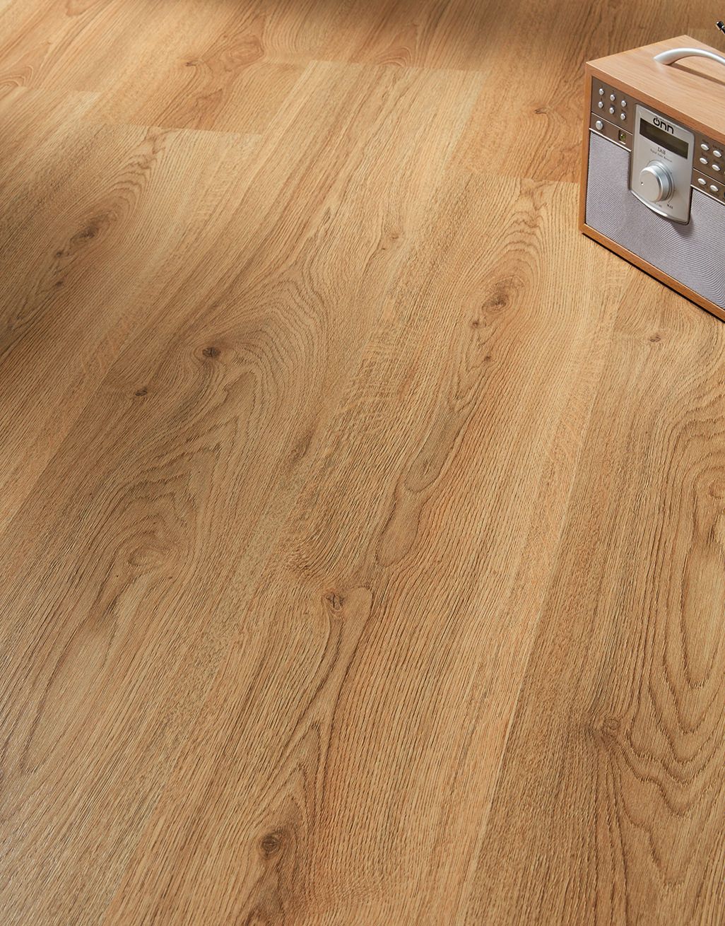 Super 6mm - Natural Oak Laminate Flooring 2