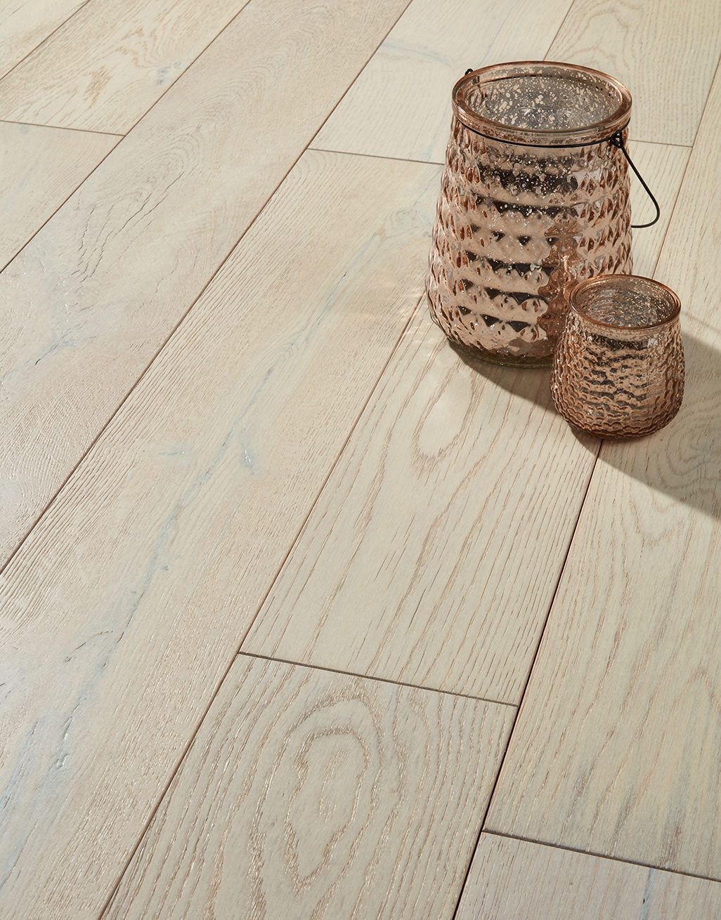 Manhattan Frozen Oak Brushed & Lacquered Engineered Wood Flooring 2