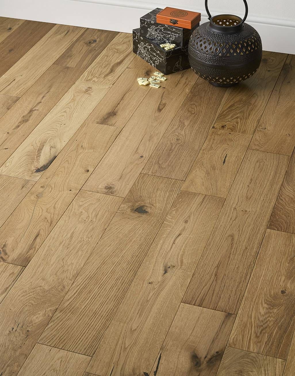 Loft Natural Oak Lacquered Engineered Wood Flooring 1