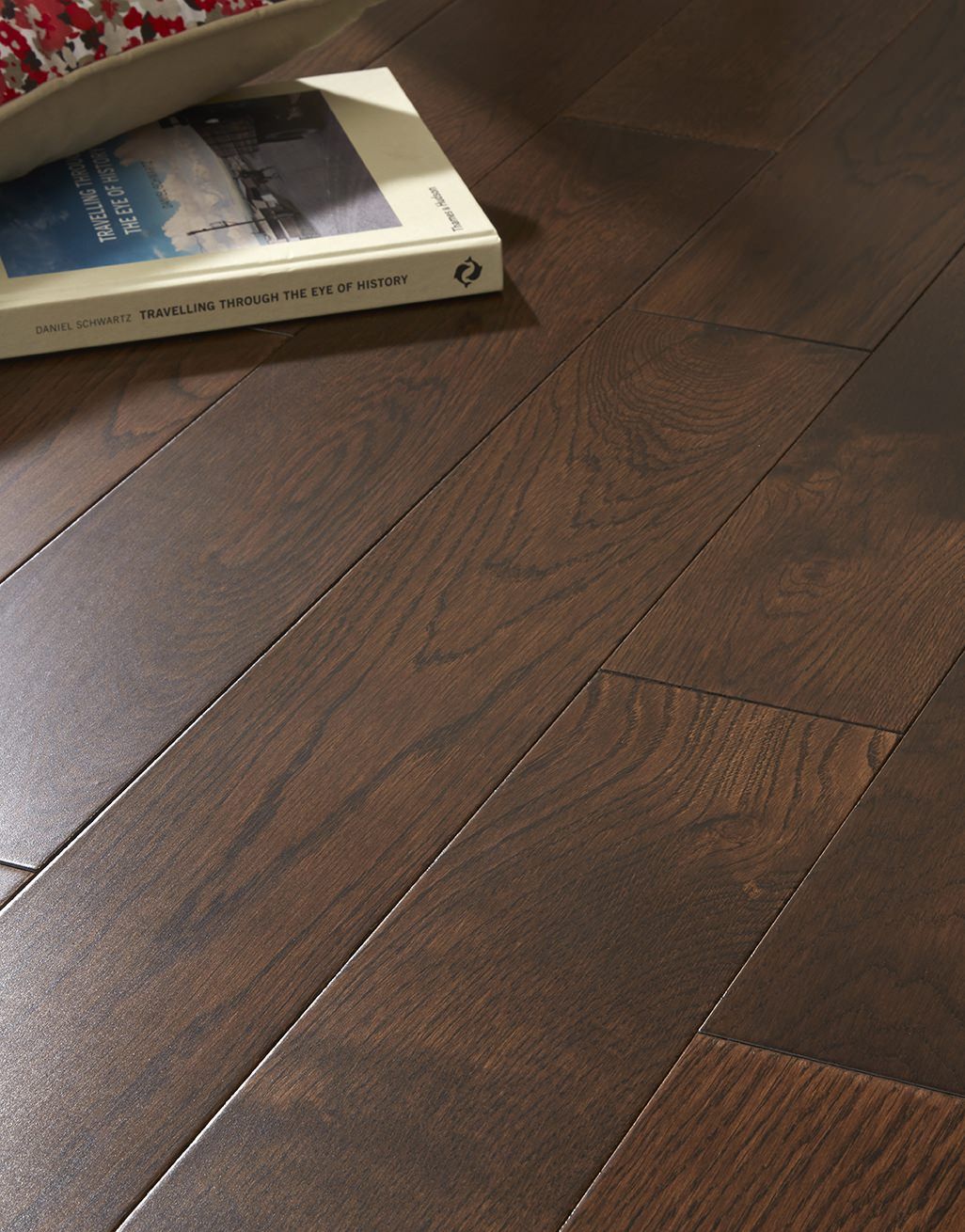 Studio Chocolate Oak Lacquered Engineered Wood Flooring 2