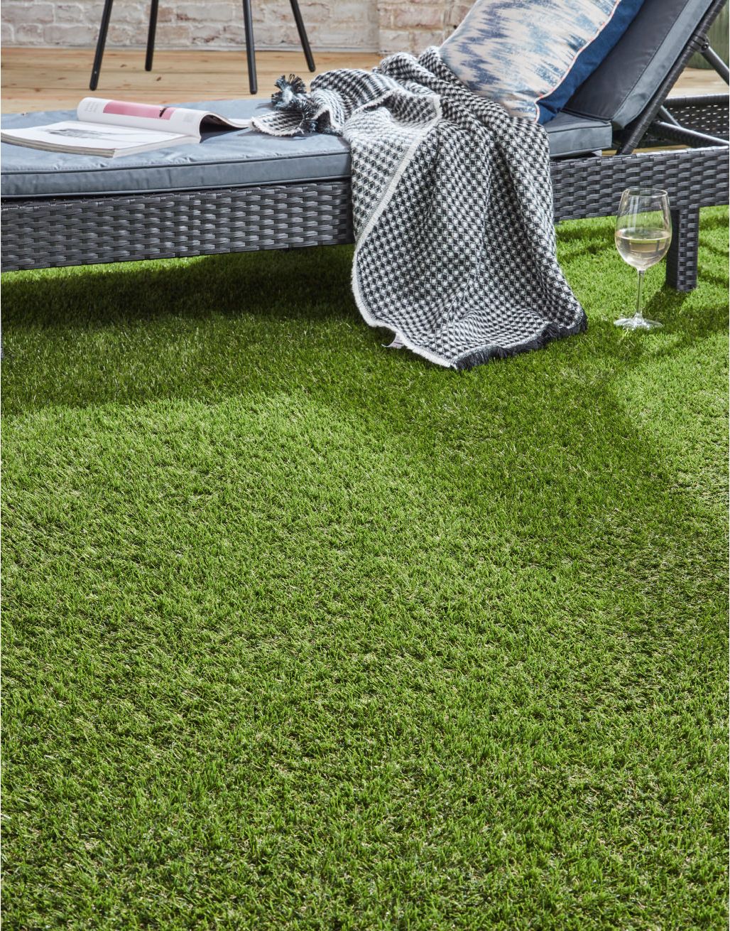 Miami Artificial Grass | Bestseller | 30 mm 5 Star Wear Rating | Flooring  Superstore