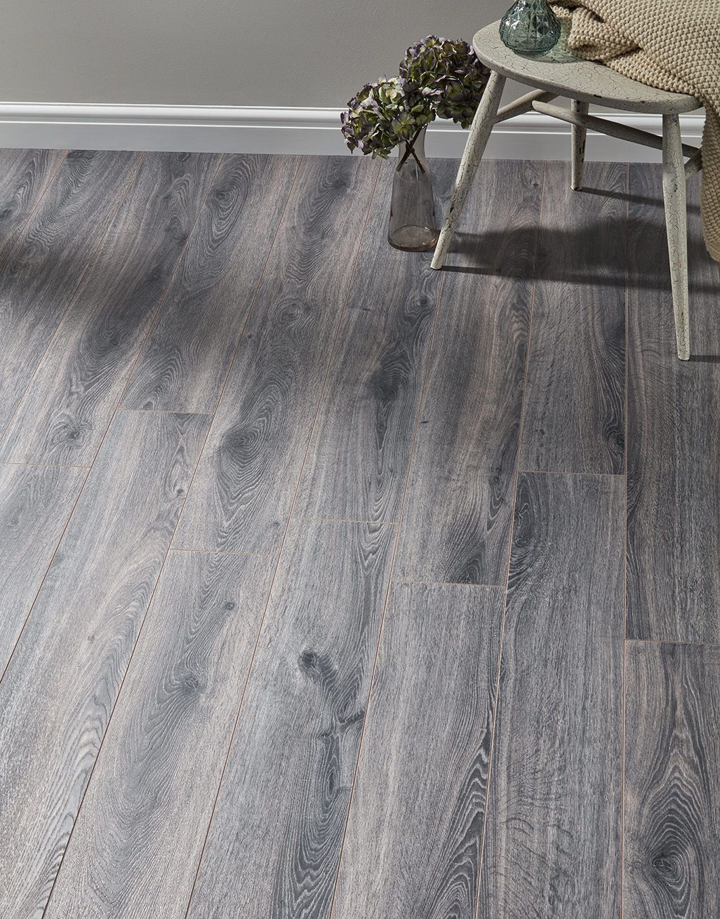 Residence Narrow - Prestige Grey Oak Laminate Flooring | Flooring Superstore